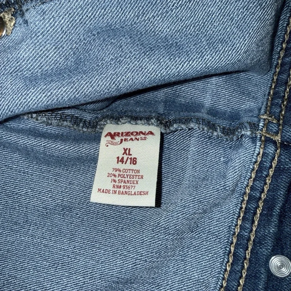 Cute Arizona Jean Co Denim Jacket Girls Size XL (14/16) Blue Button Up Cropped‎